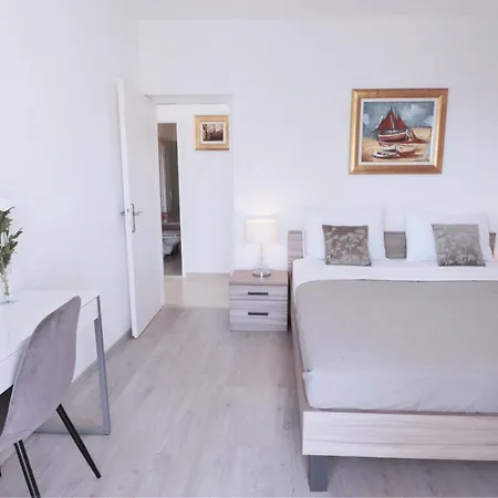 Villa Mendula Trogir - Luxury Villa By The Beach - Heated Pool - Organic Garden