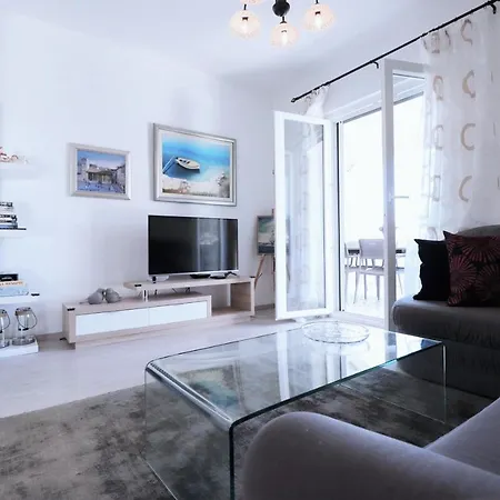 Villa Mendula Trogir - Luxury Villa By The Beach - Heated Pool - Organic Garden *