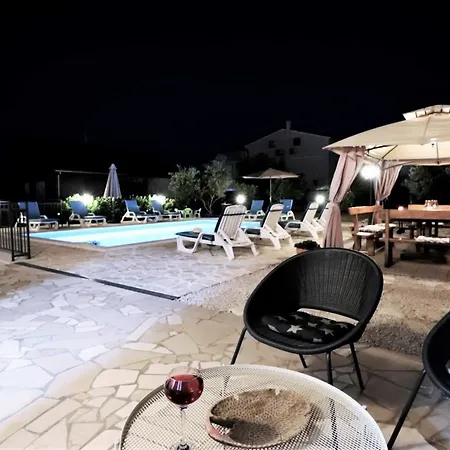 Villa Mendula Trogir - Luxury Villa By The Beach - Heated Pool - Organic Garden * Trogir