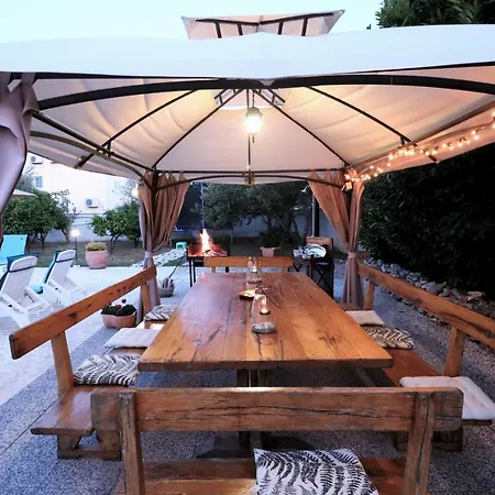Mendula - Luxury By The - Heated Pool - Lush Garden Villa