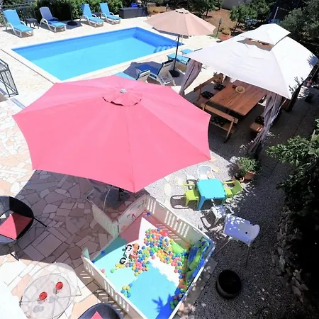 Villa Mendula Trogir - Luxury Villa By The Beach - Heated Pool - Organic Garden Villa