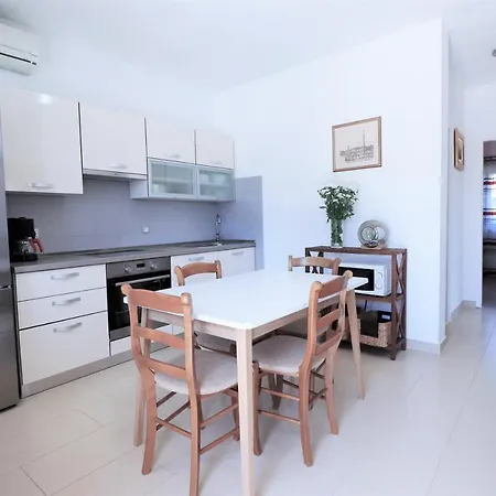 Villa Mendula Trogir - Luxury Villa By The Beach - Heated Pool - Organic Garden Trogir