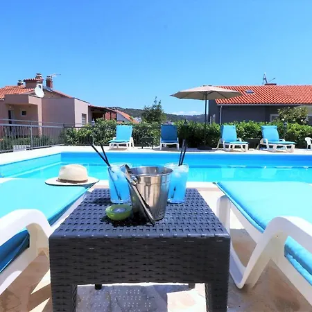 Villa Mendula Trogir - Luxury Villa By The Beach - Heated Pool - Organic Garden * Trogir