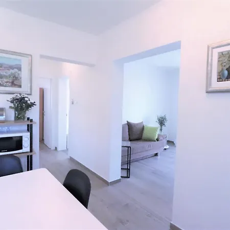 Villa Mendula Trogir - Luxury Villa By The Beach - Heated Pool - Organic Garden Trogir