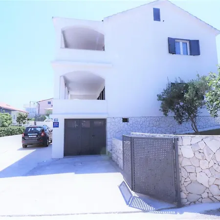 Villa Mendula Trogir - Luxury Villa By The Beach - Heated Pool - Organic Garden * Trogir