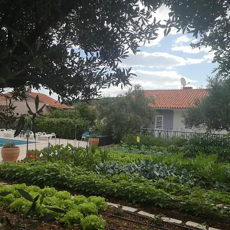 Villa Mendula Trogir - Luxury Villa By The Beach - Heated Pool - Organic Garden Villa *