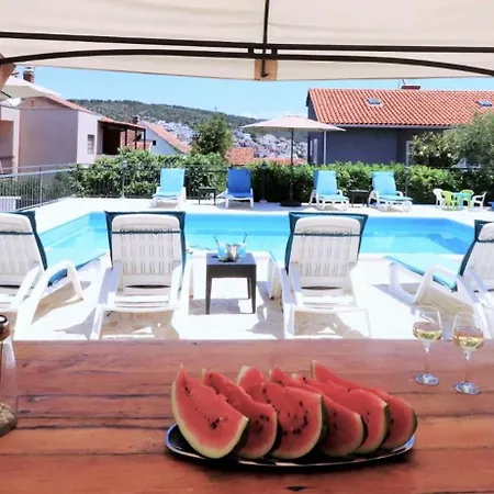 Villa Villa Mendula Trogir - Luxury Villa By The Beach - Heated Pool - Organic Garden